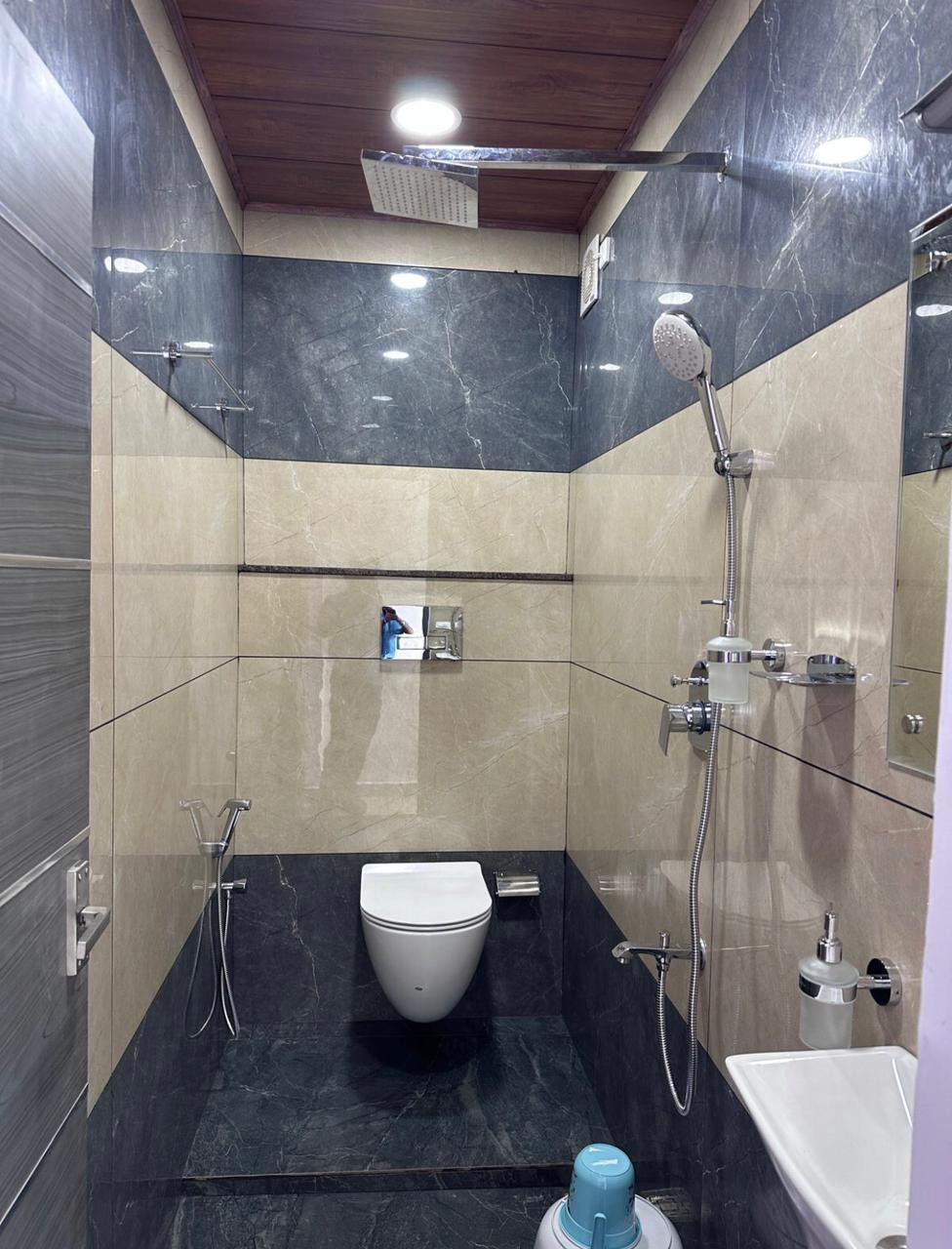 Attached marble bathroom in a G Mount Luxury super deluxe room