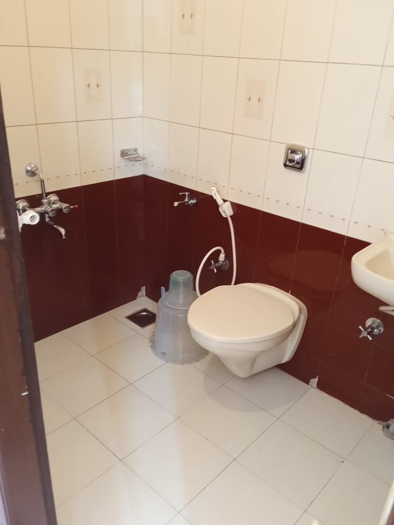 Attached bathroom inside Lumino Karthika